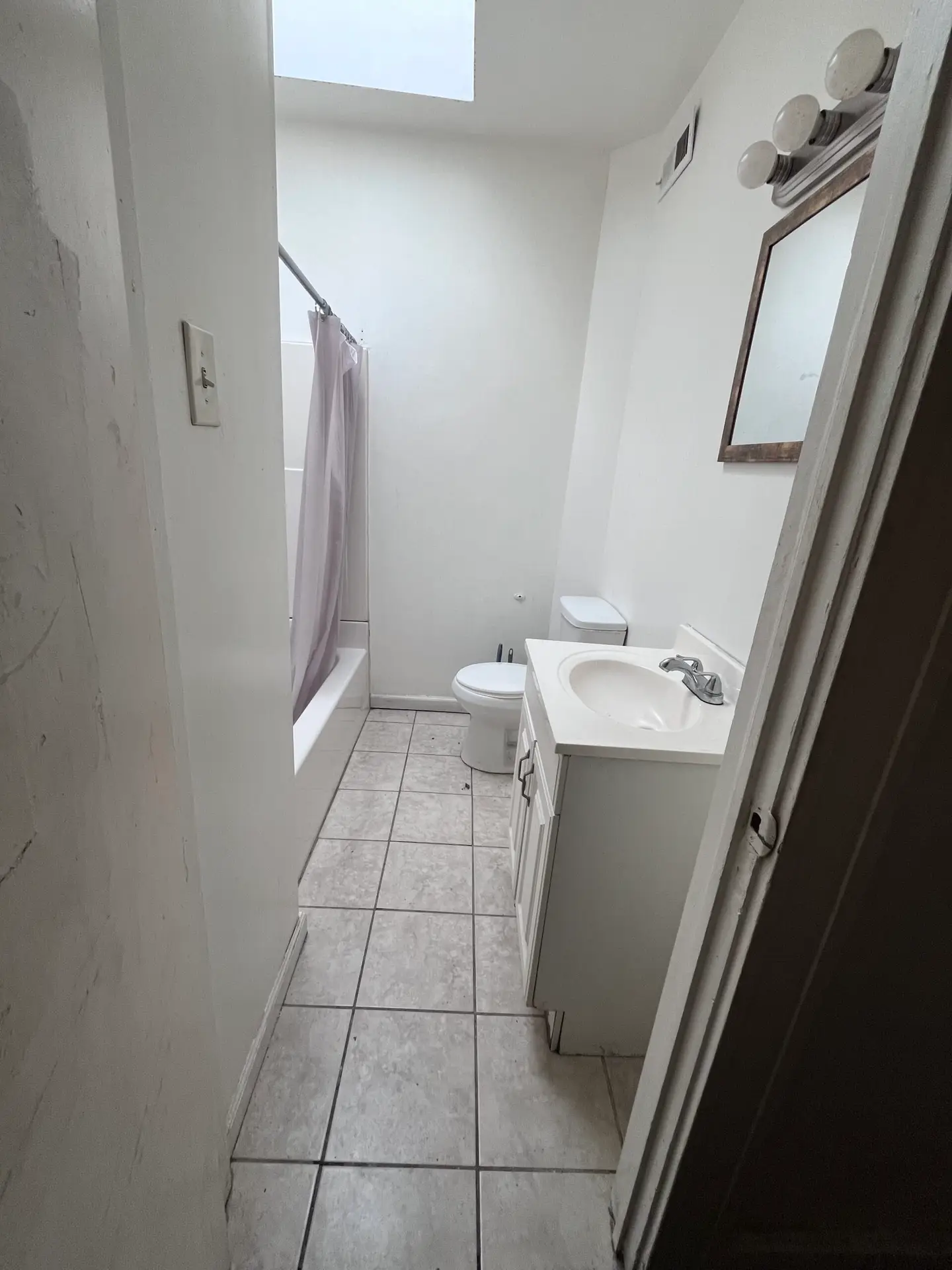 Homestead Bathroom Before