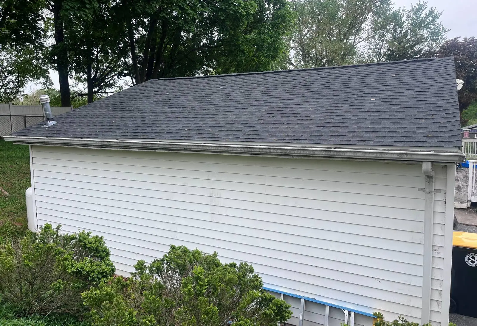 Robs Roof After Garage Hillside